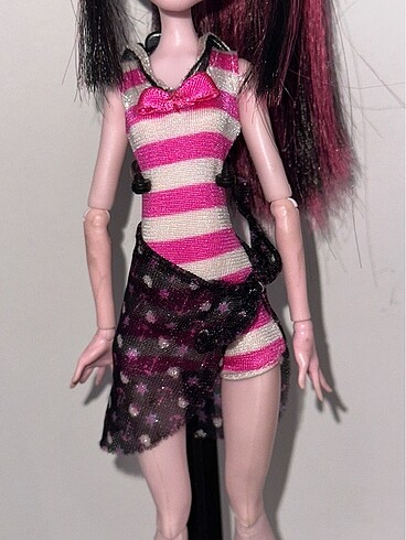 Beden Renk Monster high skull shores draculaura