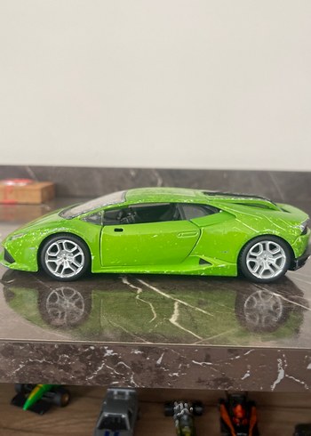 Renkli Yeşil Oyuncak Araba hasarlı - Görsel 3