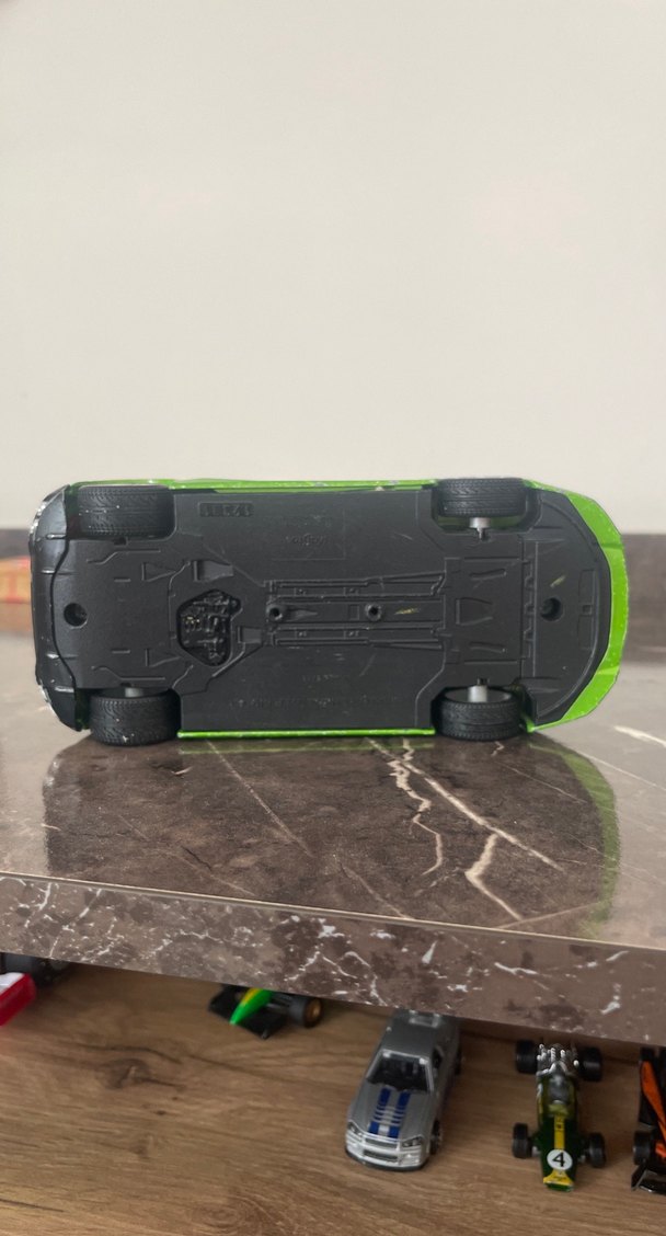 Renkli Yeşil Oyuncak Araba hasarlı - Görsel 5