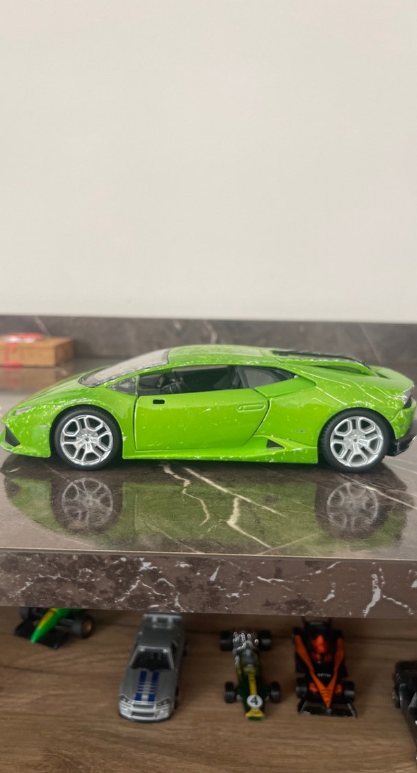 Renkli Yeşil Oyuncak Araba hasarlı - Görsel 3