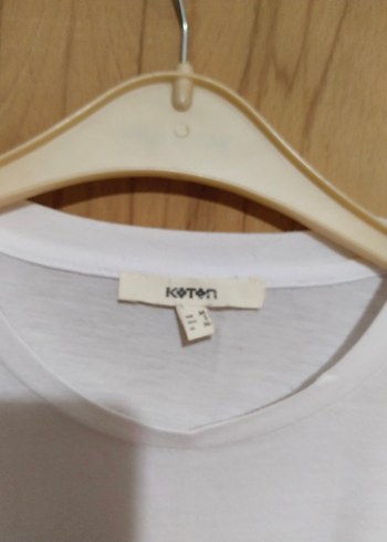 Hello baskılı tshirt