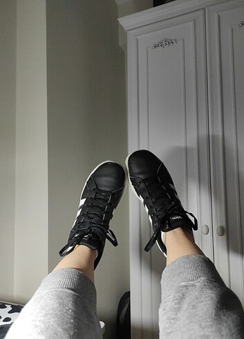 Adidas Kadın Siyah Yürüyüş Ayakkabısı 