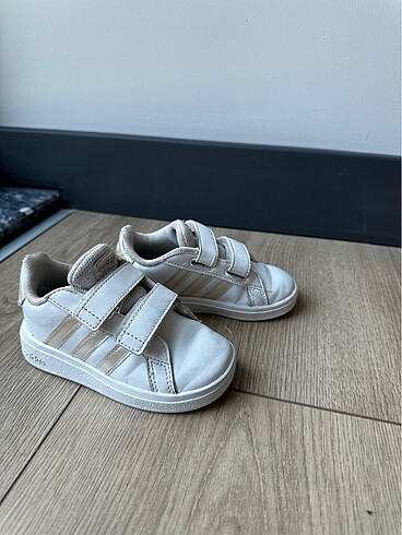 23 Beden Adidas kız bebek ayakkabı