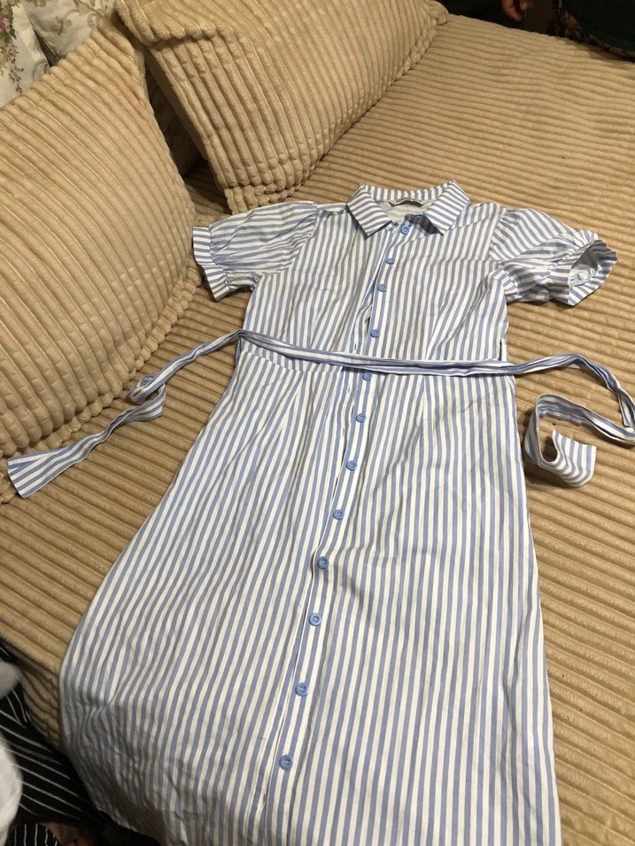 Düğmeli Çizgili Elbise - Görsel 2