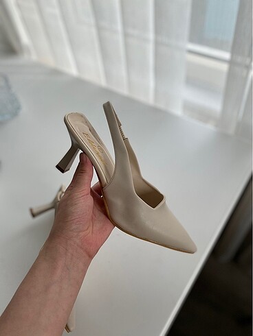 38 Beden ten rengi Renk Stiletto
