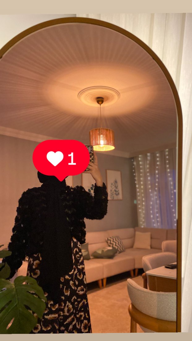 Siyah İşlemeli pullu bluz - Görsel 3