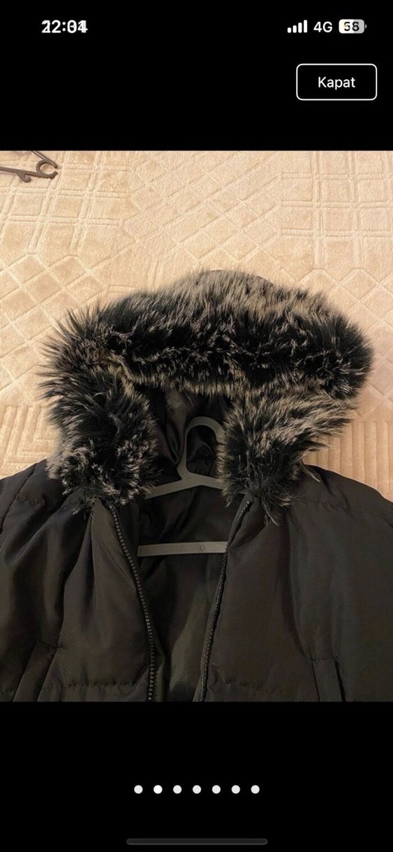 Kürk Detaylı Siyah Kadın Uzun Kışlık Mont - Görsel 3