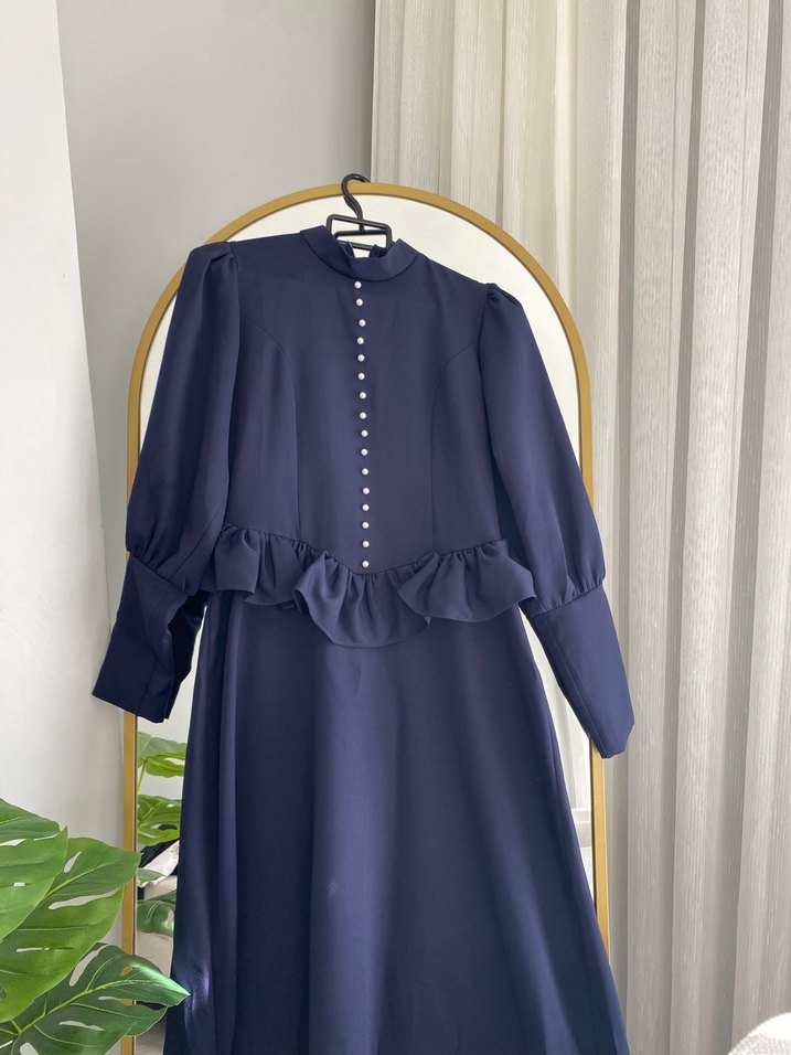 Düğmeli Lacivert Uzun Kollu Uzun Elbise - Görsel 3