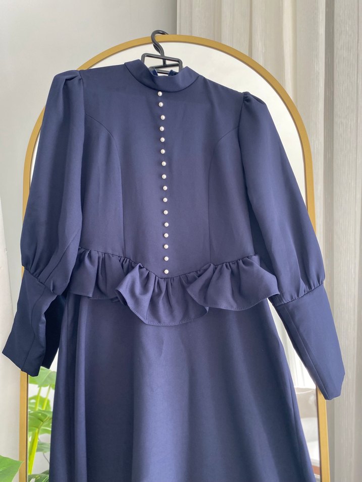 Düğmeli Lacivert Uzun Kollu Uzun Elbise - Görsel 2