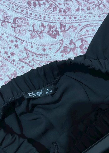 s Beden Dantel Detaylı Siyah Straplez Uzun Kollu Bluz