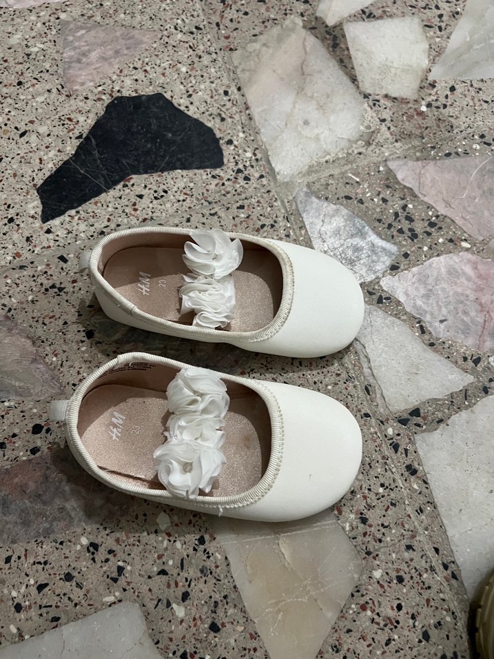 Beyaz Fırfırlı Kız Çocuk Babet - Görsel 2