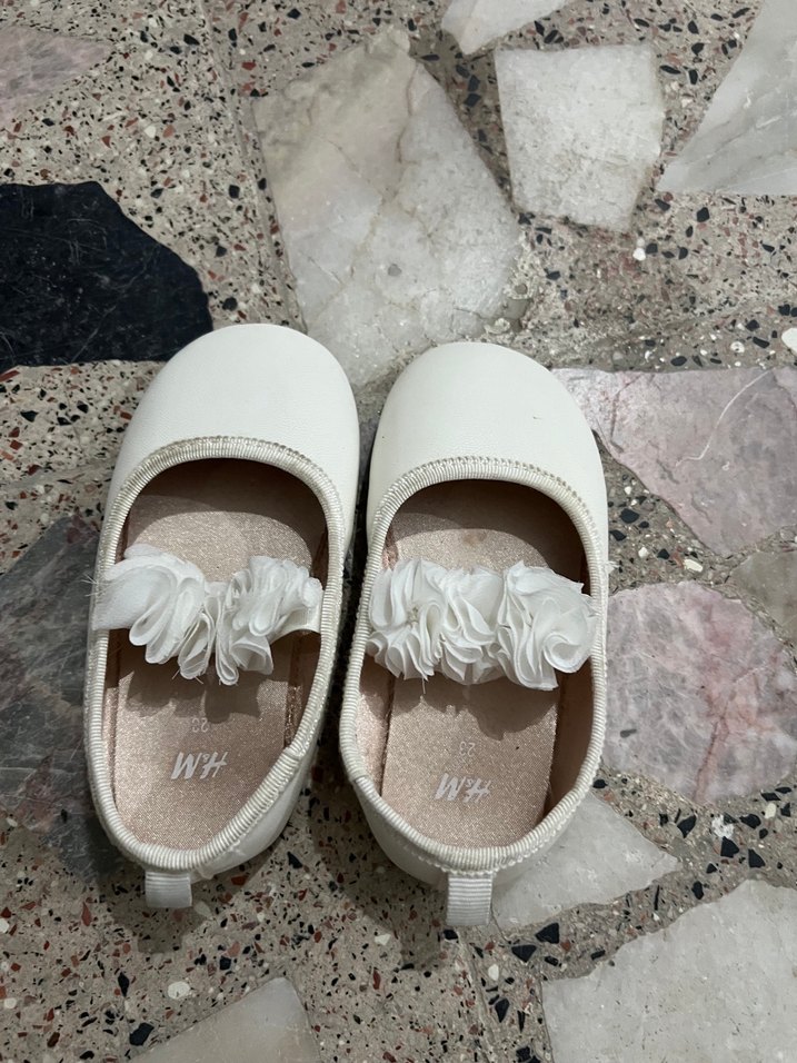 Beyaz Fırfırlı Kız Çocuk Babet - Görsel 3