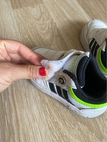 24 Beden beyaz Renk Adidas çocuk ayakkabısı