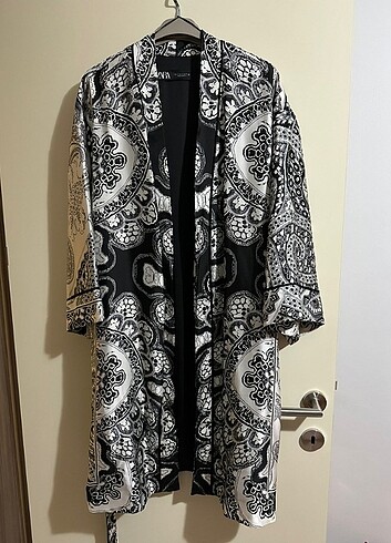 Zara Zara kimono