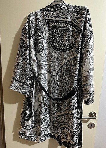 Zara kimono