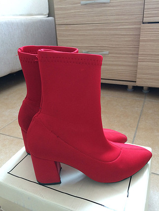 kırmızı çorap bot