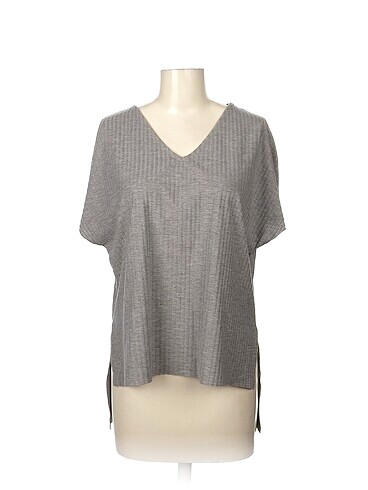 Diğer T-shirt %70 İndirimli.