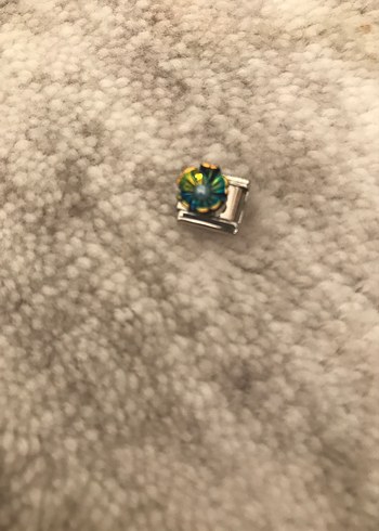Çiçekli charm
