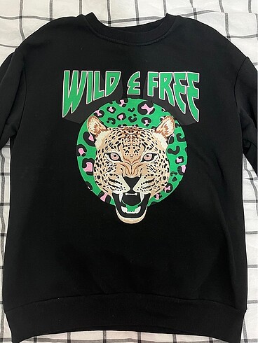 Siyah baskili sweatshirt