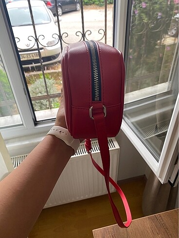 Beden Tommy Hilfiger kırmızı çapraz çanta