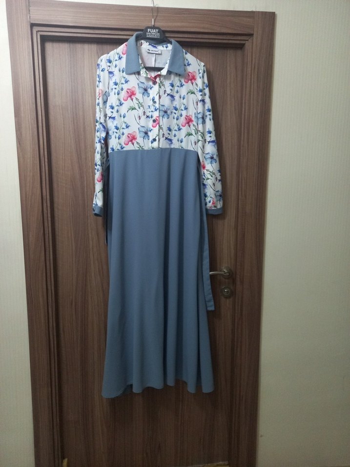 Çiçek Desenli Gri Uzun Kollu Elbise - Görsel 3