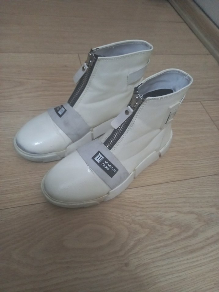 Beyaz Kadın Sokak Stili Topuklu Bot - Görsel 4