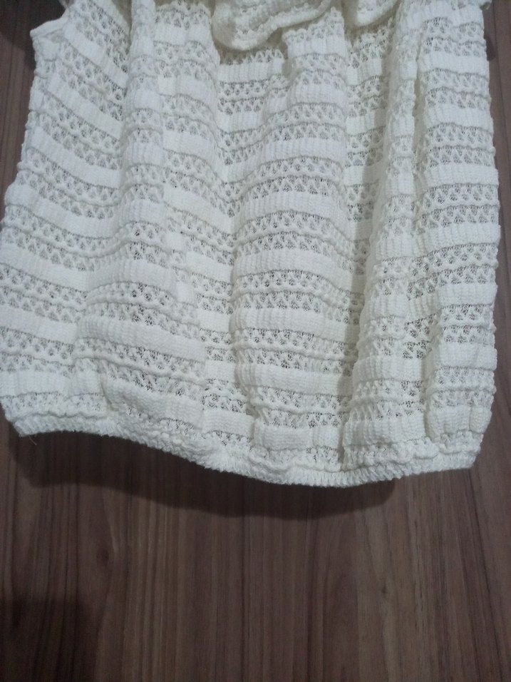 Beyaz Fırfırlı Bohem Kısa Triko Bluz - Görsel 4