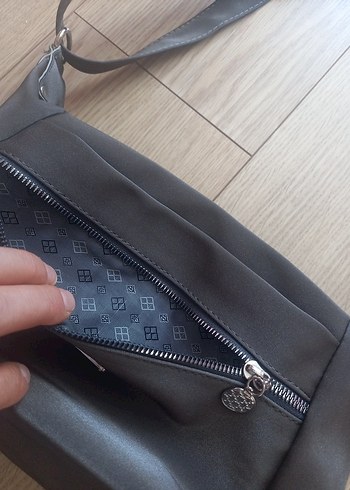  Beden Fermuarlı Gri Deri Kadın Çantası