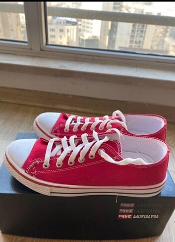 Bayan convers ayakkabı