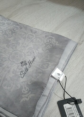 Silk & Cashmere Silk home simli şık gümüş eşarp