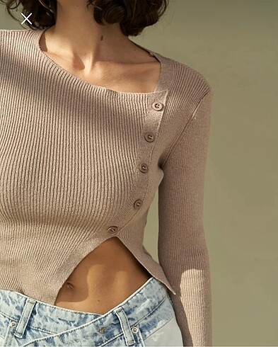 Trendyol & Milla Kloe düğme detay vizon triko crop