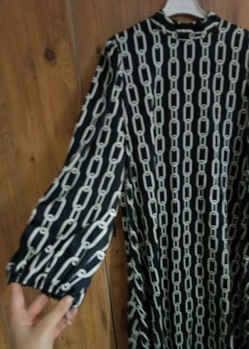 Zincir Detaylı Siyah Uzun Elbise - Görsel 3