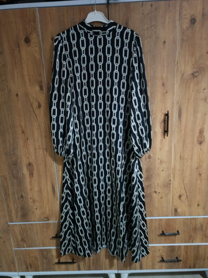 Zincir Detaylı Siyah Uzun Elbise - Görsel 4