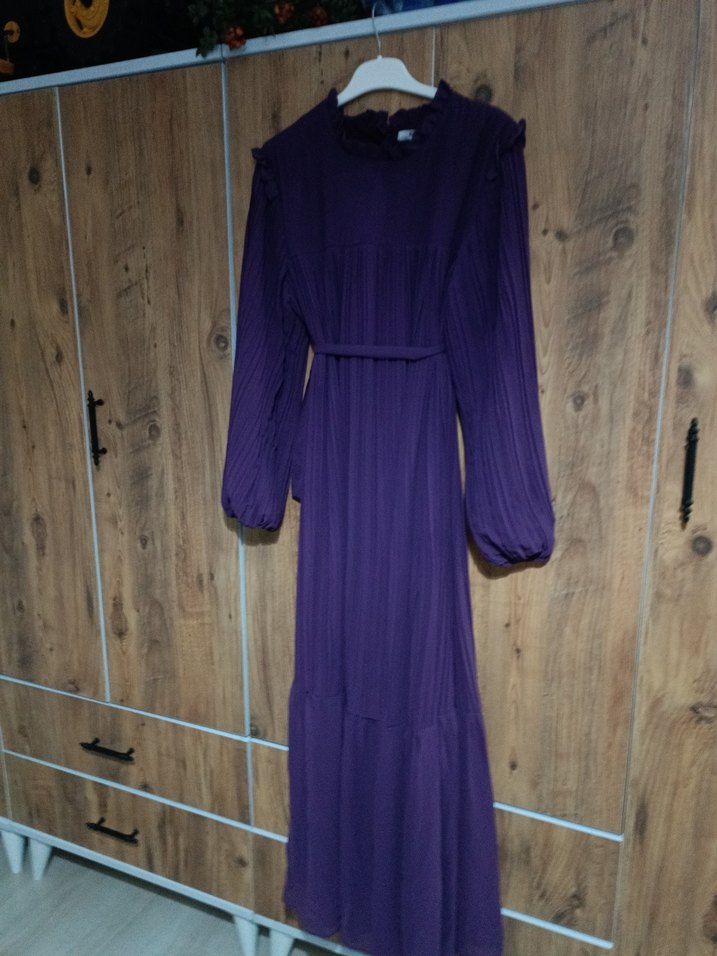 Piliseli Uzun Mor Kadın Elbise - Görsel 3