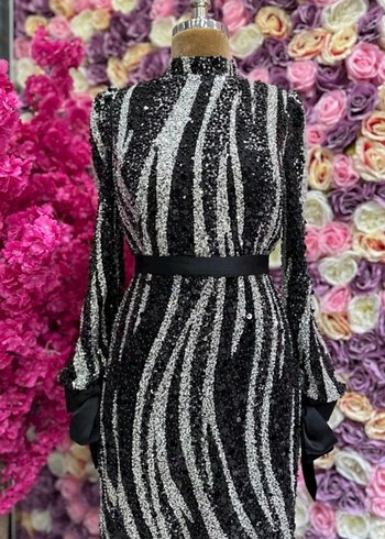 Boncuk İşlemeli Siyah Zebra Desenli Uzun Abiye Elbise - Görsel 2