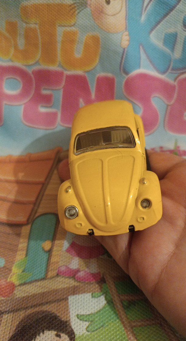 Sarı Minyatür Oyuncak Araba - Görsel 2