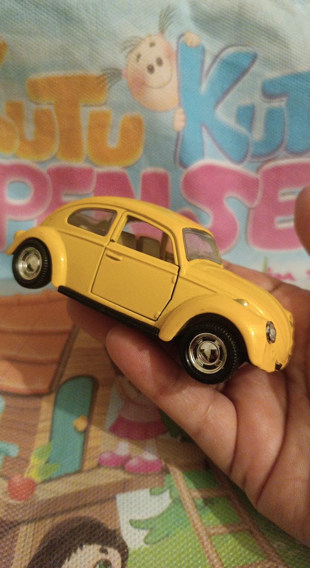 Sarı Minyatür Oyuncak Araba - Görsel 3