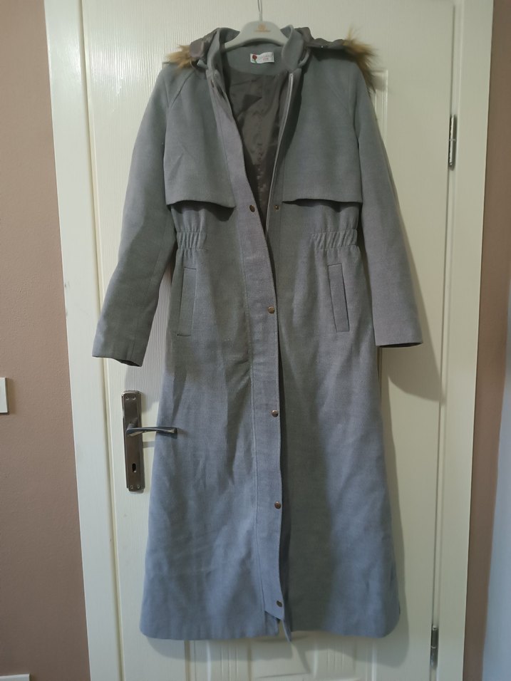 Gri Uzun Düğmeli Kadın Kaban - Görsel 2