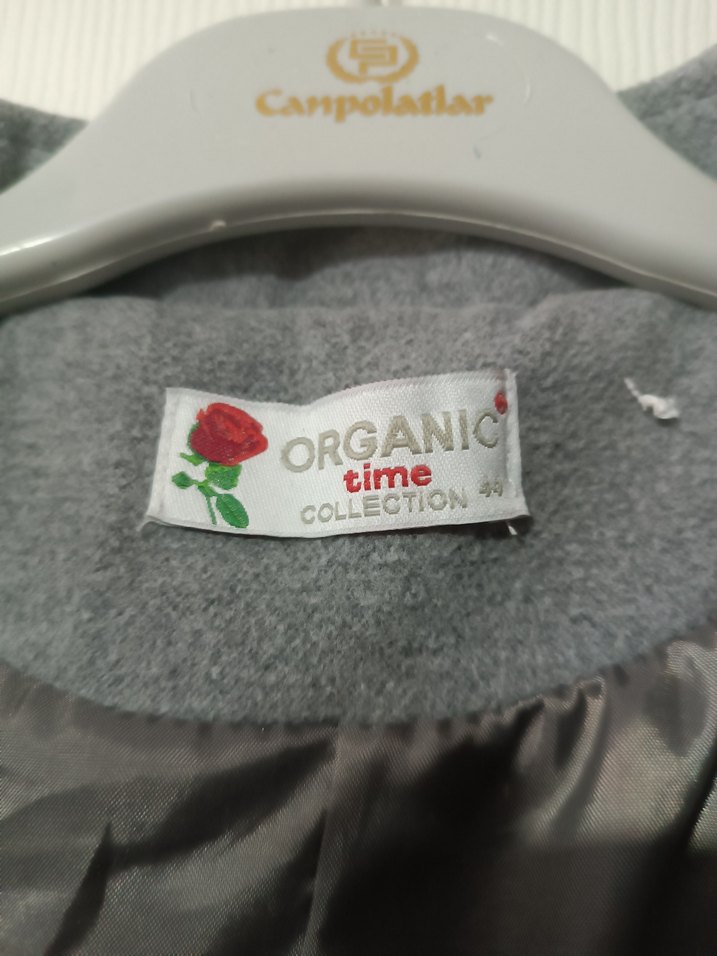 Gri Uzun Düğmeli Kadın Kaban - Görsel 3