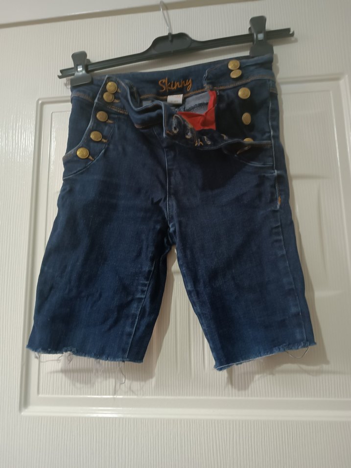 Düğmeli Mavi Mini Kot Şort - Görsel 4