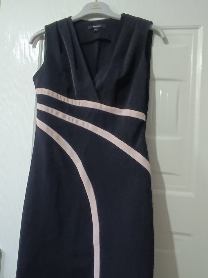 Siyah Drapeli V Yakalı Uzun Kalem Elbise - Görsel 3