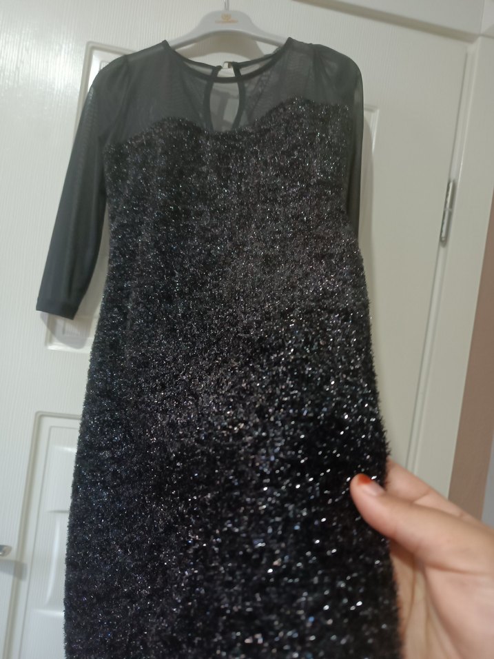 Siyah Uzun Kollu V Yaka Pul Payetli Midi Elbise - Görsel 4