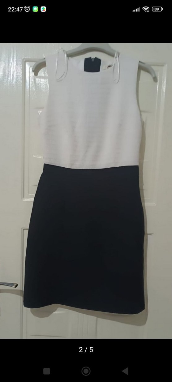 Siyah Beyaz Kemerli Midi Kalem Elbise - Görsel 3