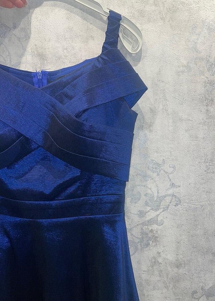 Parlak Gece Elbisesi - Görsel 3