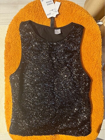 Pullu crop üst