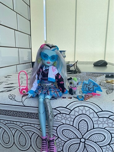 monster high frenkie stein bebek oyuncak 