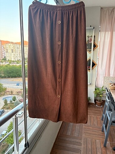 l Beden Düğmeli uzun etek