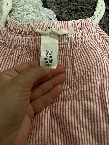 4 Yaş Beden H& m 3-4 yaş çizgili elbise