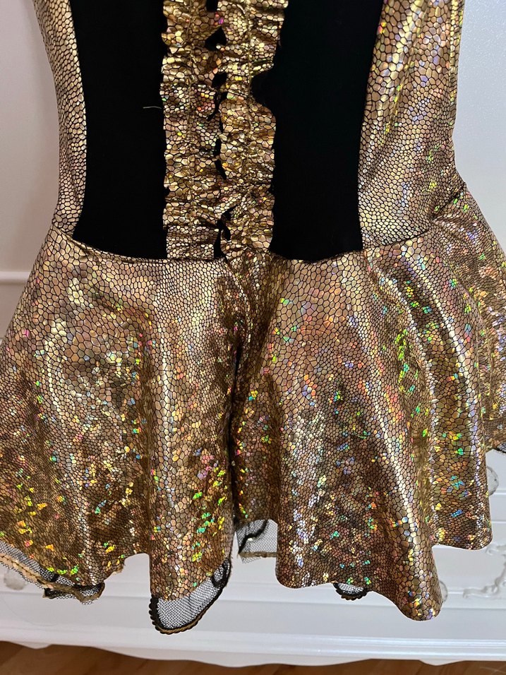 Kızlar için Parlak Altın Yılan Desenli Elbise - Görsel 4