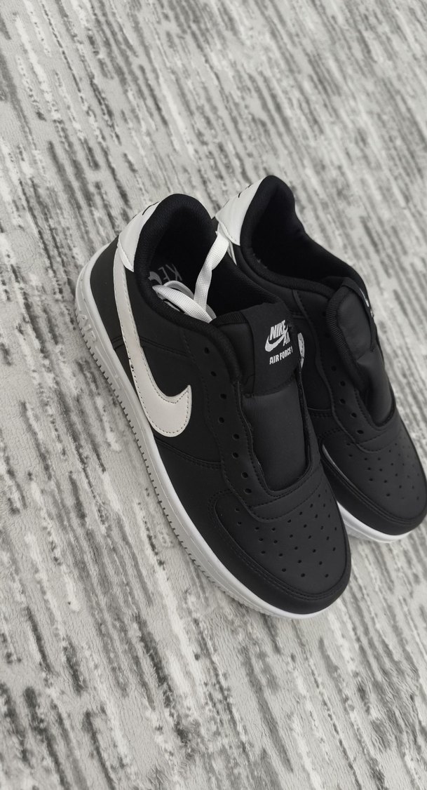 Nike Air Force 1 Siyah-Beyaz Sneaker  Sıfır ürün — görsel 2/6